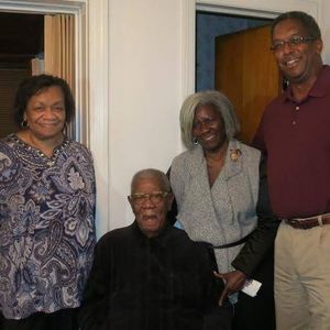 Meet your Posher, Gloria